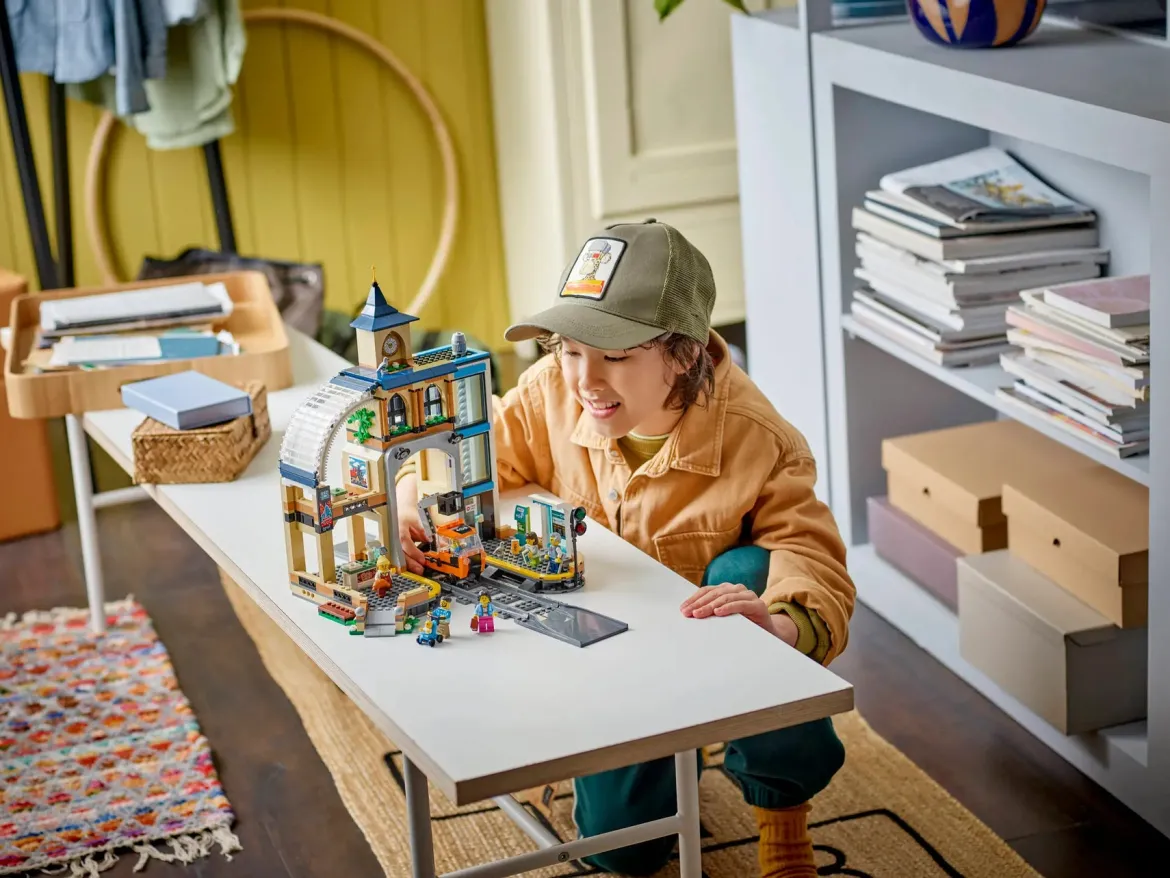 LEGO City 60469 Päärautatieasema