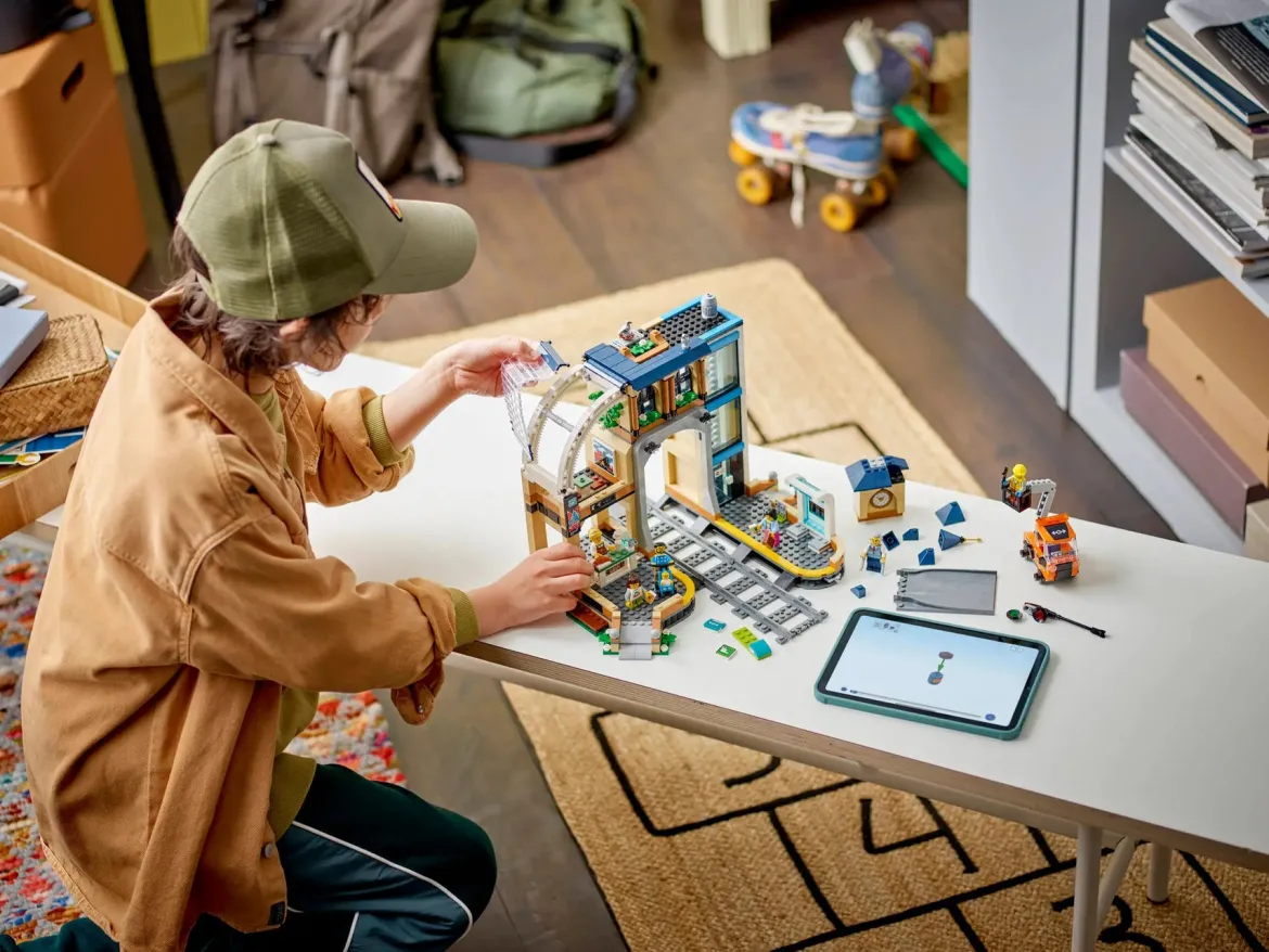 LEGO City 60469 Päärautatieasema